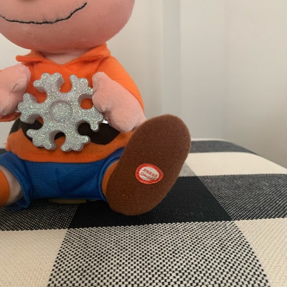 Charlie Brown Christmas Plush…Plays music - Picture 3 of 5